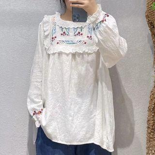 Long-sleeve Embroidered Floral Lace Panel Blouse