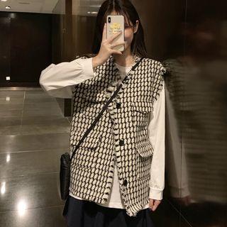 Plain Long-sleeve T-shirt / Plaid Vest