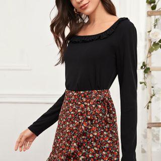 Long-sleeve Scoop Neck Frill Trim Tee