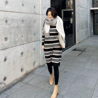 Round-neck Stripe Knit Dress Black - One Size