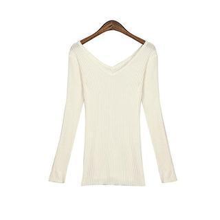 Long Sleeved V-neck Knit Top
