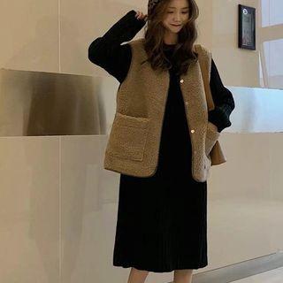 Set: Fleece Vest + Plain Knit Dress