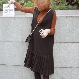Pleated Hem V-neck Pinafore Dress
