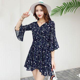 V-neck Floral 3/4-sleeve Dress