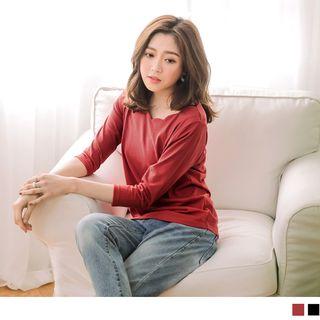 Wave Neckline 3/4 Sleeve Top