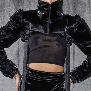 Plain Padded Long-sleeve Crop Top