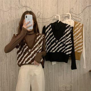 Patterned V-neck Knitted Vest