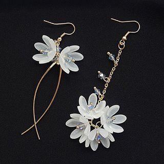 Non-matching Acrylic Dangle Earring