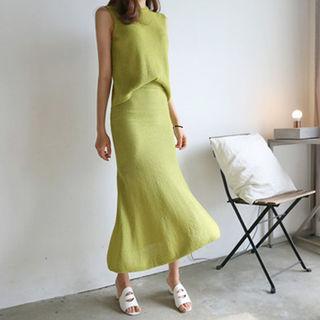Set: Sleeveless Knit Top + A-line Maxi Skirt