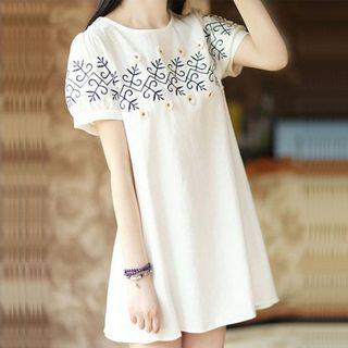 Short-sleeve Embroidery Dress