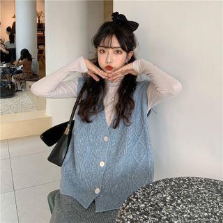 Turtleneck Knit Top / Single-breasted Sweater Vest