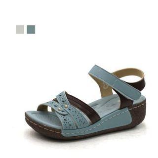 Tow Tone Punch-trim Sandals