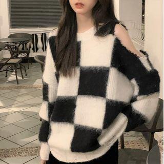 Checkered Distressed Sweater Black & White - One Size