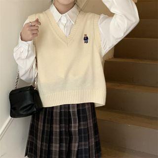 Bear Embroidered Sweater Vest / Long-sleeve Plain Shirt
