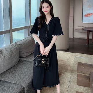 Short-sleeve V-neck Contrast Trim A-line Dress