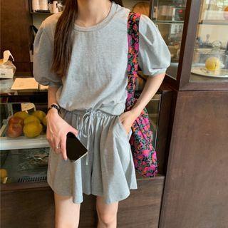 Puff-sleeve Plain Cropped T-shirt / Wide-leg Sweatshorts
