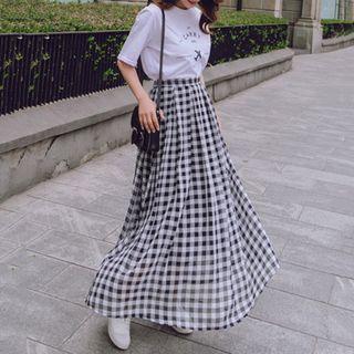Set: Printed T-shirt + Check Maxi Skirt
