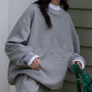 Crew Neck Sweatshirt / Sweatpants