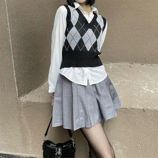 Plain Shirt / Plaid Tie / Argyle Sweater Vest / Set