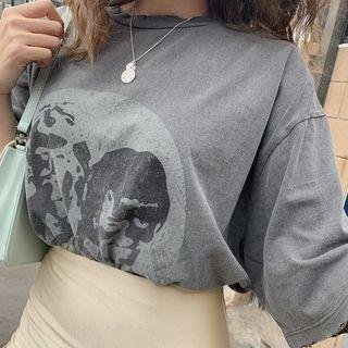 Elbow-sleeve Printed T-shirt / Long-sleeve Sheer Top