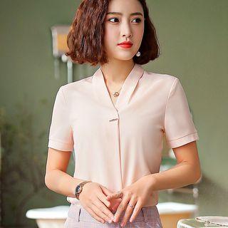 V-neck Short-sleeve Blouse / Dress Pants / Pencil Skirt