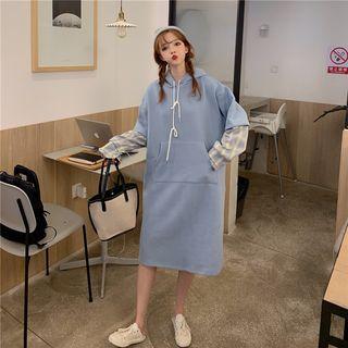 Plaid Panel Sleeve Hooded Midi Dress