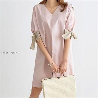 V-neck Tie-cuff Contrast-trim Cotton Dress