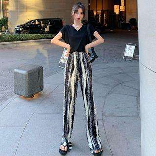Short-sleeve Top / Striped Pants