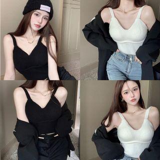 V-neck Padded Sleeveless Knit Top