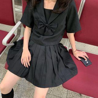 Set: Sailor Collar Short-sleeve T-shirt + Pleated Skirt