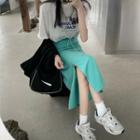 High-waist Slit Midi A-line Skirt / Short-sleeve Lettering T-shirt