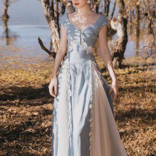 Cap-sleeve V-neck Lace Panel Midi A-line Dress