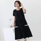 Round-neck Contrast-trim Tiered-hem Dress