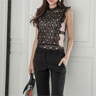 Set: Sleeveless Lace Top + Camisole Top