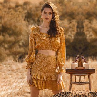 Set: Printed Off-shoulder Blouse + Mini Skirt