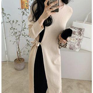 Contrast-panel Pleated Maxi Dress