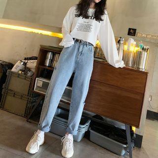 Lettering Print Cropped Sweatshirt / Straight-fit Jeans
