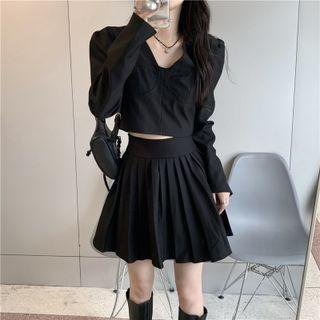 Lantern-sleeve V-neck Cropped Top / Pleated Mini A-line Skirt