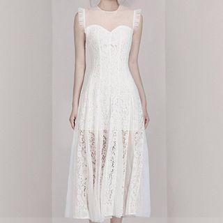 Sleeveless A-line Maxi Lace Dress