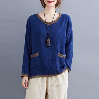 V-neck Contrast Trim T-shirt