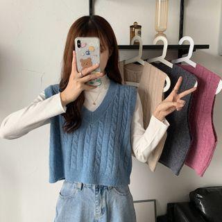 Plain Long-sleeve T-shirt / Cable-knit Vest