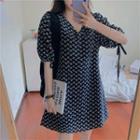 Print V-neck Short-sleeve Dress Navy Blue - One Size