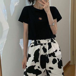 Short-sleeve Cropped T-shirt / Patterned Shorts