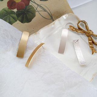 Brushed Alloy Bar Earring
