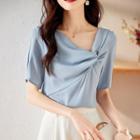 Short-sleeve V-neck Twist Top