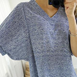 V-neck Puff-sleeve Stripe Top With Sash