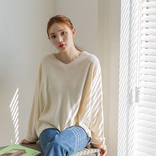 V-neck Cuff-sleeve Oversized Knit Top