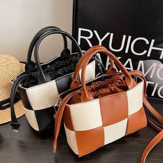Checker Print Drawstring Crossbody Bag