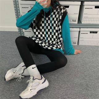 Plain Hoodie / Check Knit Vest