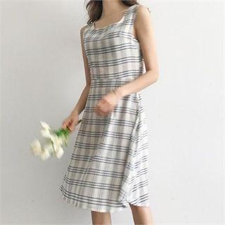Slit-back Plaid Pinafore Dress